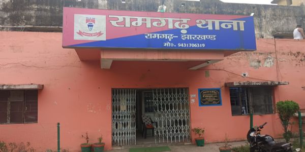 घाटी में सड़क किनारे निर्मित दीवार को लेकर एनएचएआई के अधिकारियों पर प्राथमिकी दर्ज