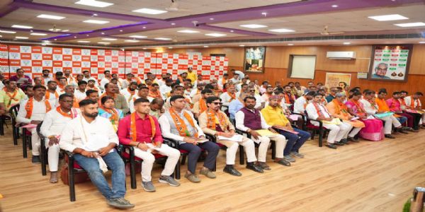 कहानी बदलाव की’ के जरिए जन-जन तक पहुंचाएं मोदी सरकार के विकास की गाथा : संजय सरावगी