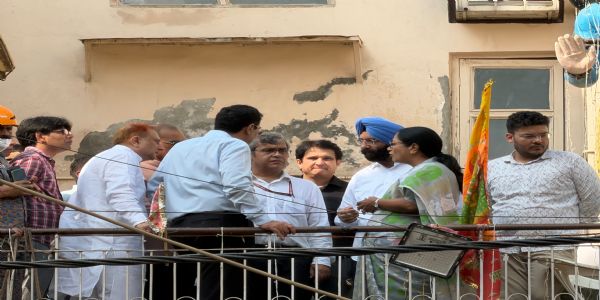 सत्य निकेतन हादसे के बाद दिल्ली में पांचवीं मंजिल वाले भवनों को फौरन सील करने के निर्देश