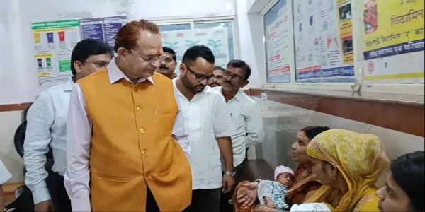 दतियाः मानव अधिकार आयोग के अध्यक्ष ने जिला अस्पताल का औचक निरीक्षण कर देखी स्वास्थ्य व्यवस्थाएं