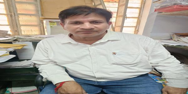सोलर एससीओ जारी करने के बदले दस हजार की रिश्वत लेते डिस्कॉम का सीसी बाबू गिरफ्तार