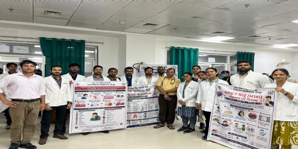 मेडिकल कॉलेज में नुक्कड़ नाटक से इन्फ्लुएंजा से बचाव का दिया संदेश