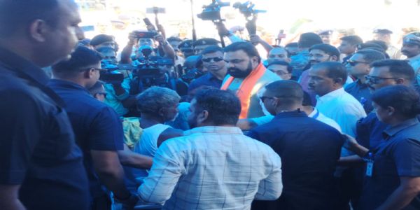 सोनपुर में बाढ़ पीड़ितों के बीच पहुंचे मुख्यमंत्री सम्राट चौधरी, पीड़ितों के साथ किया भोजन