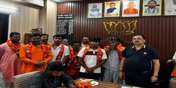 बहेलिया समाज के सैकड़ो लोगों ने ली भाजपा की सदस्यता
