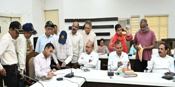 जनसुनवाई में 51 शिकायतें, 26 का मौके पर निस्तारण