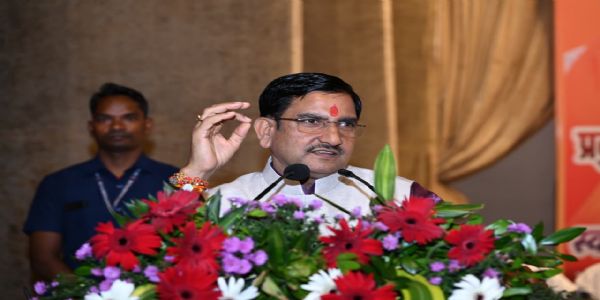 भाजपा ओबीसी मोर्चा की संभागीय बैठक में केंद्रीय राज्यमंत्री तोखन साहू सम्बोधित करते भाजपा ओबीसी मोर्चा की संभागीय बैठक में केंद्रीय राज्यमंत्री तोखन साहू सम्बोधित करते