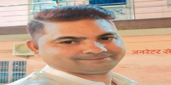 सड़क पर पेशाब करने से रोकने पर घेरकर दुकानदार काे पीटा, मौत