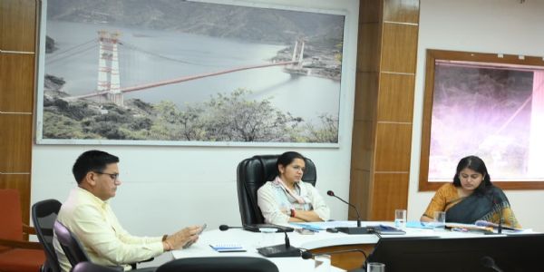 टिहरी जिले के पांच स्थानों पर खुलेंगे प्रधानमंत्री जन औषधि केंद्र: डीएम
