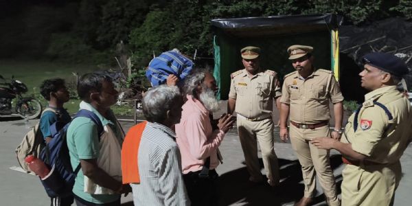 भदई अमावस्या स्नान पर्व को लेकर बांदा में यातायात व्यवस्था कड़ी, पैदल श्रद्धालुओं की भीड़ को देखते हुए यातायात में किया बदलाव