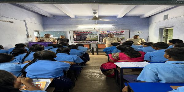 नशे के खिलाफ पुलिस ने चलाया अभियान