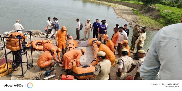 उत्तर बंगाल में बाढ़ का कहर, भूतनी में ढाई लाख लोग फंसे; तटबंध टूटने से हालात गंभीर