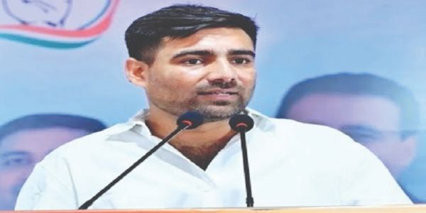 एनएसयूआई ने डीयू कुलपति पर कार्यक्रम में शामिल होने पर उठाए सवाल, इस्तीफे की मांग की