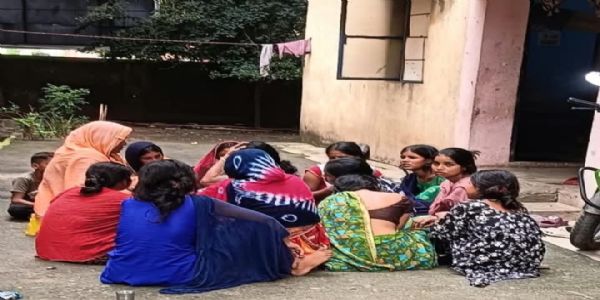 पार्टी से लौट रहे तीन दोस्तों की बाइक पलटी, एक की मौत