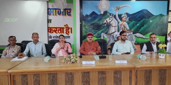 श्रमिकों को कार्यालयों के चक्कर से राहत, बीरोंखाल में लगा पंजीकरण शिविर