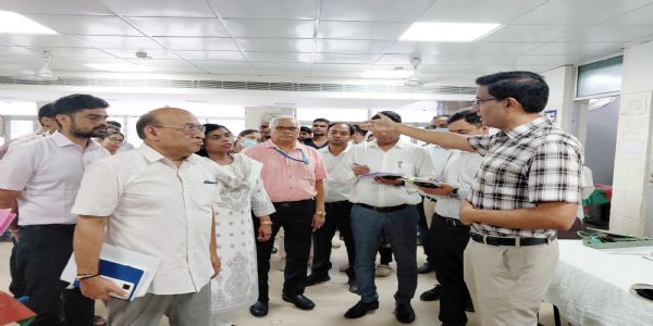 एसआरएन अस्पताल की व्यवस्थाएं चार दिन में सुधारें, वरना होगी कार्रवाई: मंडलायुक्त लोकेश एम