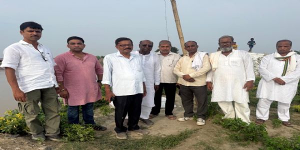 कटाव और बाढ़ पीड़ितों तक नहीं पहुँच रही पर्याप्त सरकारी राहत, प्रशासन की लापरवाही से टूटे तटबंध और सड़कें: कांग्रेस