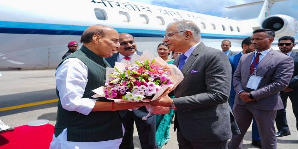 राजनाथ सिंह तीन दिवसीय श्रीलंका यात्रा पर कोलंबो पहुंचे, गर्मजोशी से हुआ स्वागत