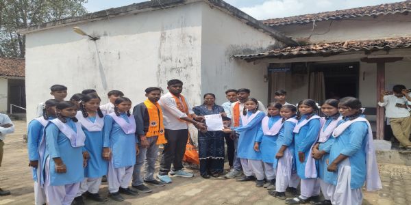 दसवीं के छात्रों को किताबें नहीं मिलीं, स्मार्ट क्लास भी बंद! कैसे होगी बोर्ड परीक्षा की तैयारी?
