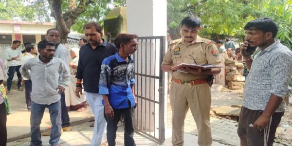 बेकाबू ट्रक ने दो बाइक सवारों को मारी टक्कर, शिक्षक की मौत