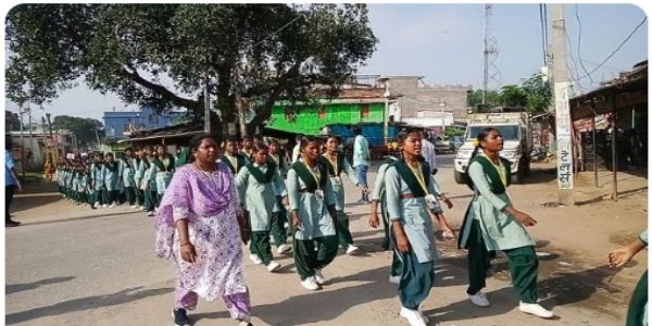 साक्षरता दिवस पर निकली प्रभात फेरी और साइकिल रैली