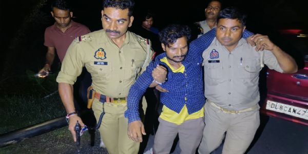 मुठभेड़ में पश्चिम बंगाल का अभियुक्त घायल, तीन गिरफ्तार