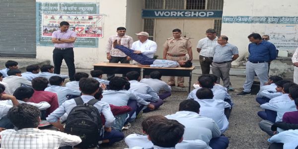 नूंह: हेलमेट-सीट बेल्ट का प्रयोग जीवन रक्षा के लिए जरूरी: अखिल पिलानी