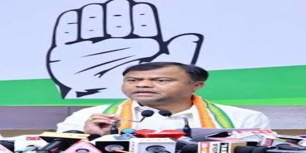 स्कूलों की बदहाली से लेकर सड़कों की हालत तक, दीपक बैज ने सरकार पर साधा निशाना