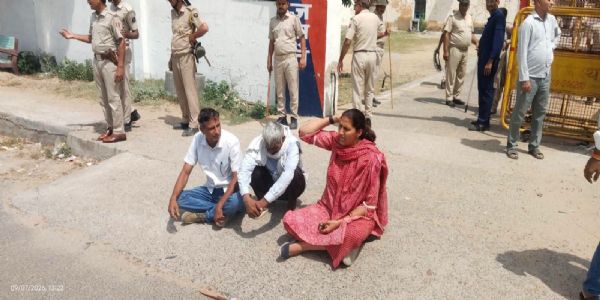 लापता बेटी की बरामदगी और पुलिस लाठीचार्ज पर गरमाई राजनीति, पूर्व विधायक डॉ. कृष्णा पूनिया ने दी आंदोलन की चेतावनी