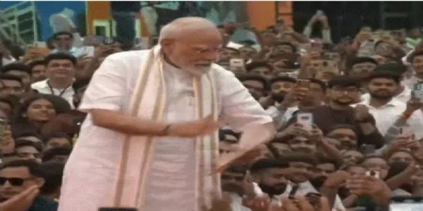 वडोदरा में प्रधानमंत्री नरेंद्र मोदी का स्वागत