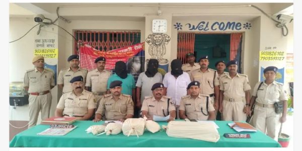 नालंदा जिले के नगरनौसा में गोदाम से 7.471 किलो गांजा जैसा मादक पदार्थ बरामद, तीन गिरफ्तार
