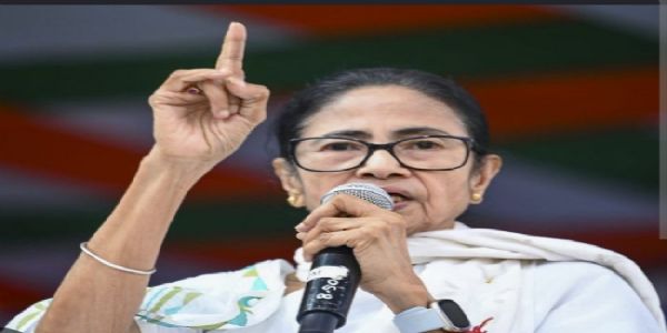 कलकत्ता उच्च न्यायालय के नए मुख्य न्यायाधीश आर वी घुगे को ममता बनर्जी ने दी शुभकामनाएं