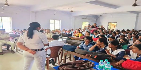 बाल विवाह और साइबर अपराध रोकने के लिए जागरूकता शिविर