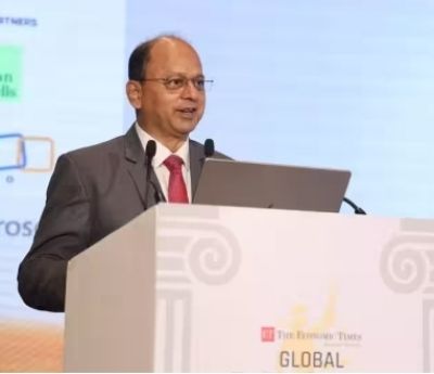 कलकत्ता हाई कोर्ट के 45वें मुख्य न्यायाधीश बने रवींद्र विठ्ठलराव घुगे, राज्यपाल ने दिलाई शपथ