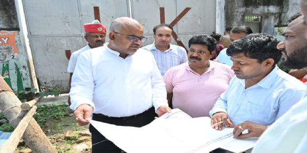 कानपुर में जरीब चौकी के जाम से मिलेगी राहत, 320 करोड़ की फ्लाईओवर परियोजना से बदलेगी यातायात व्यवस्था : जिलाधिकारी